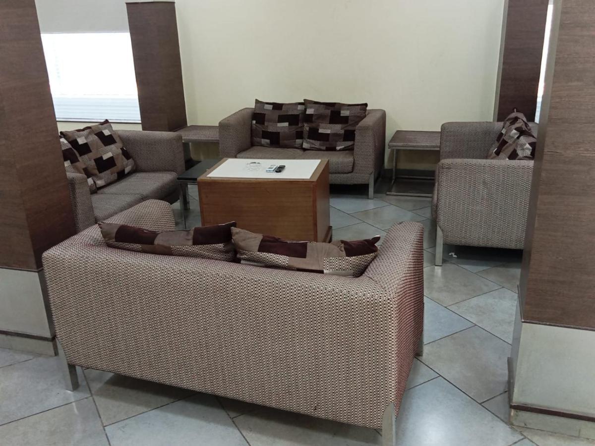 Hotel Western Court Boisar Ngoại thất bức ảnh