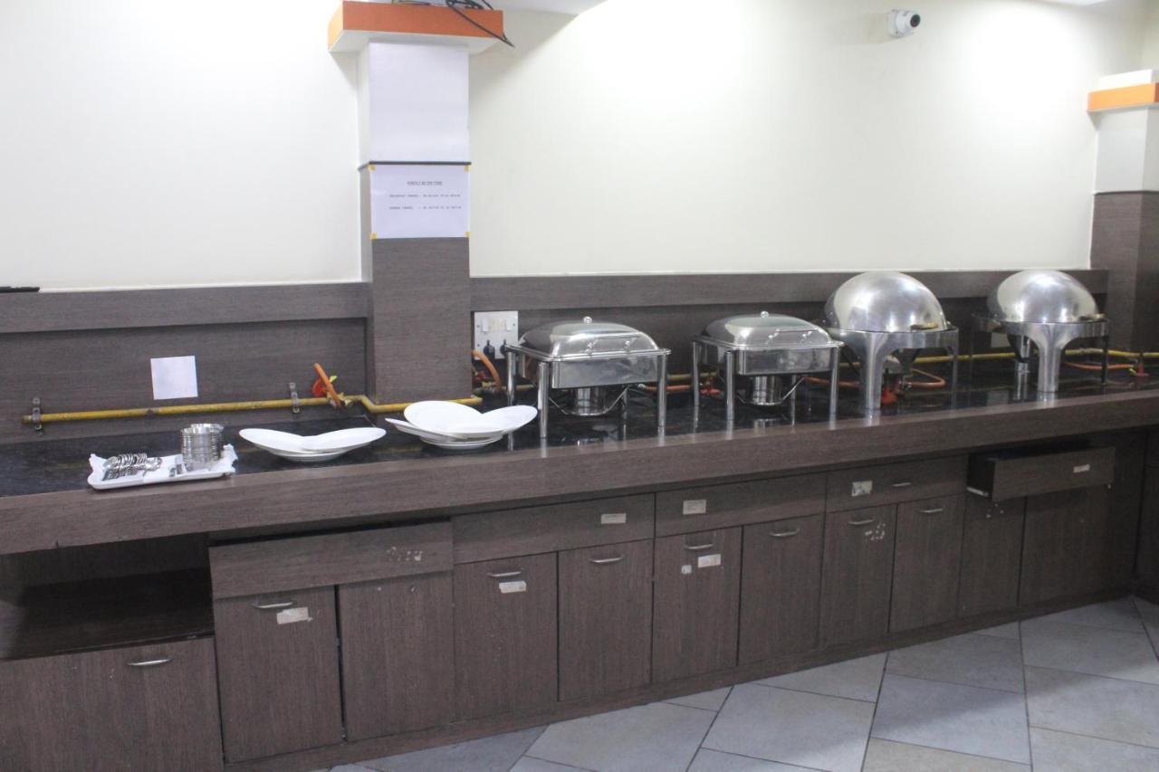 Hotel Western Court Boisar Ngoại thất bức ảnh
