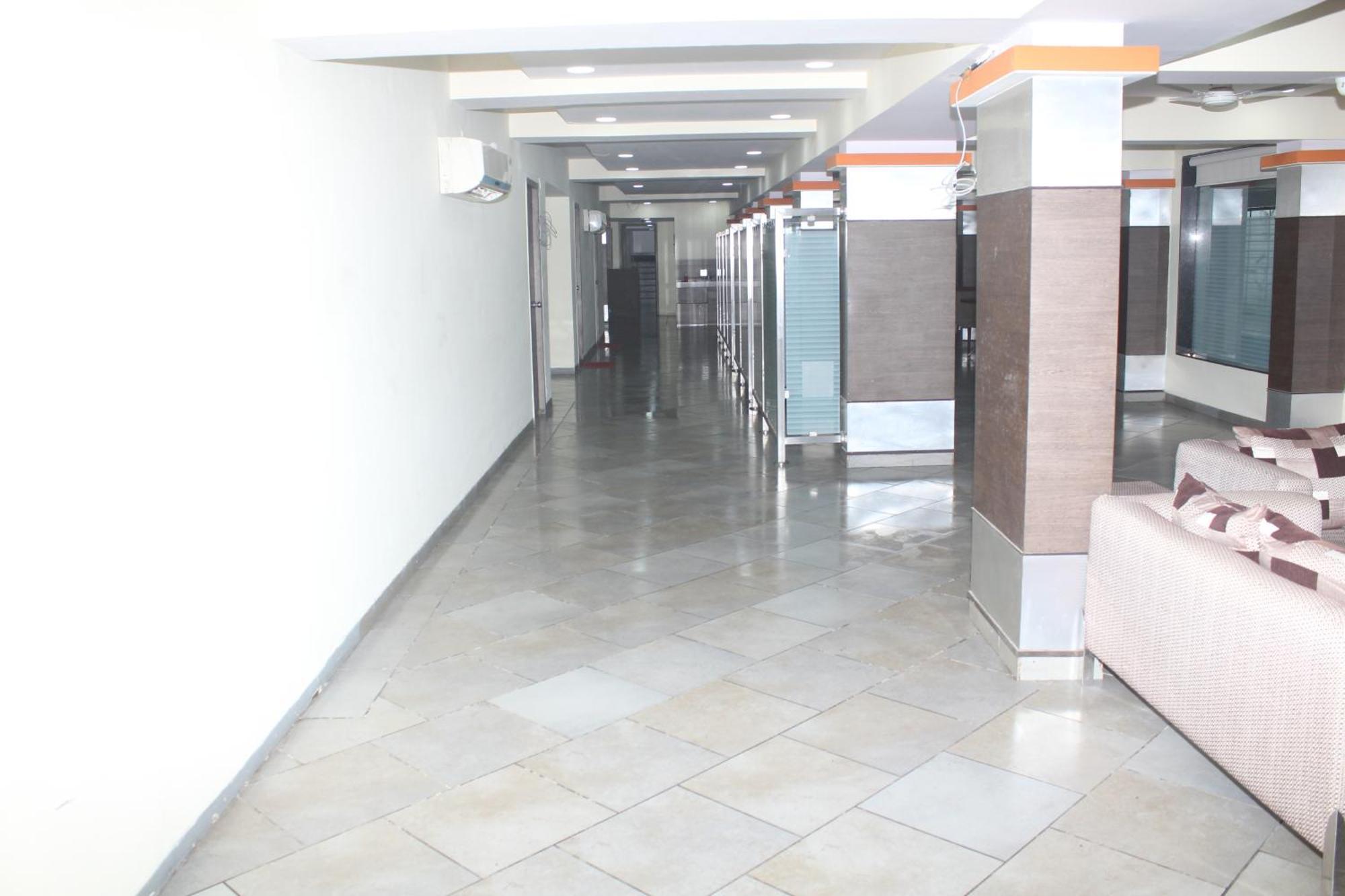 Hotel Western Court Boisar Ngoại thất bức ảnh