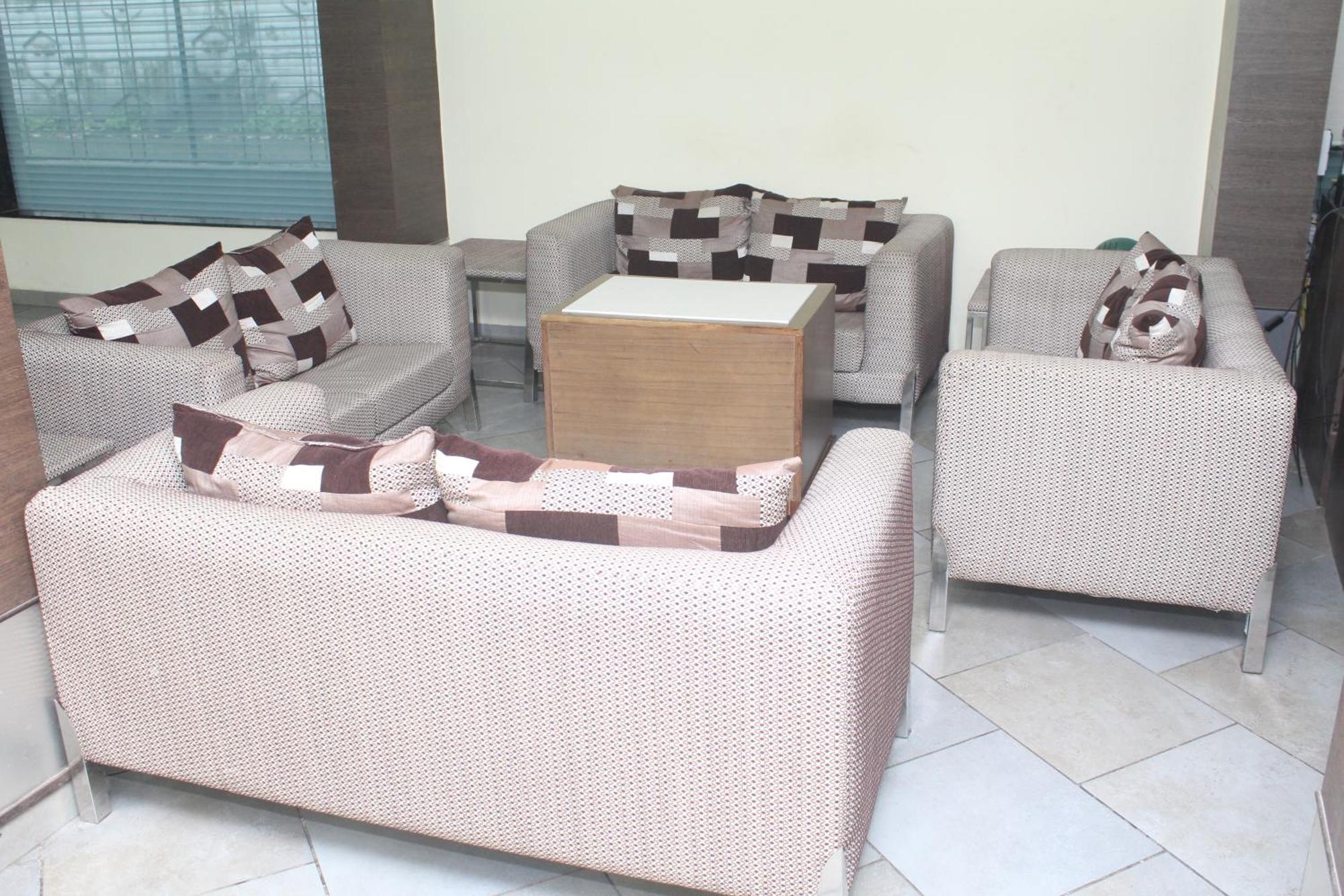 Hotel Western Court Boisar Ngoại thất bức ảnh